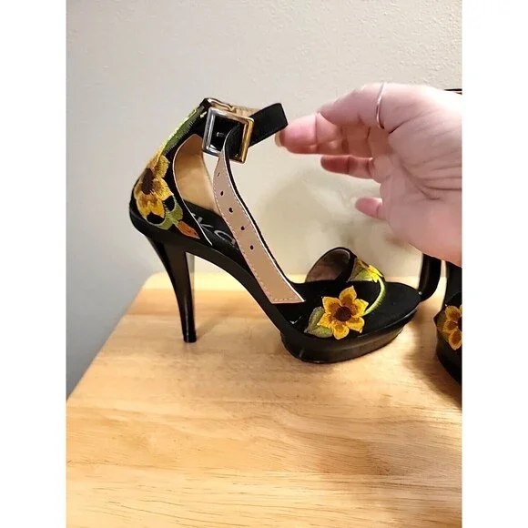 NWOB Hikal Bolom Handmade Floral Embroidered Stiletto Heels From Mexico Sz 7 US - Picture 4 of 12